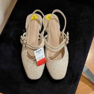 NWT Tahari tweed beige and gold Size 9